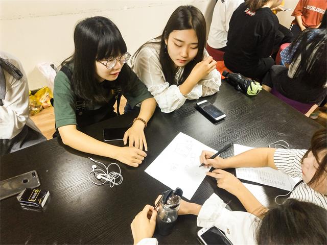 【完满班级】“心照不宣 一拍即合你画我猜趣味游戏”——艺术传媒学院环设1701、1705班举办完满班级活动