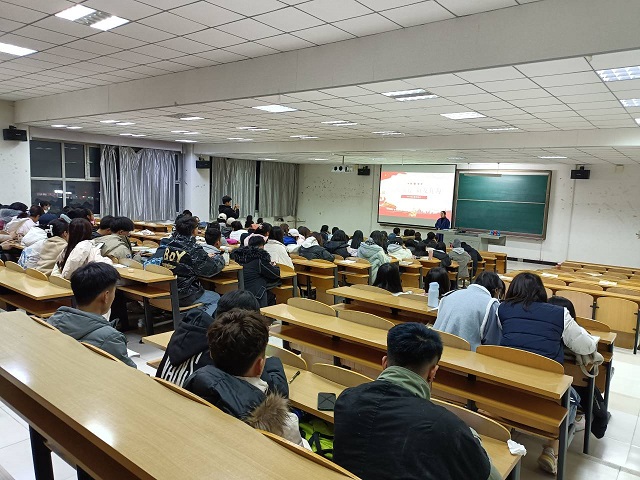 【辅导员说完满】砥砺前行 奋发有为——远景学院2021级主题年级会