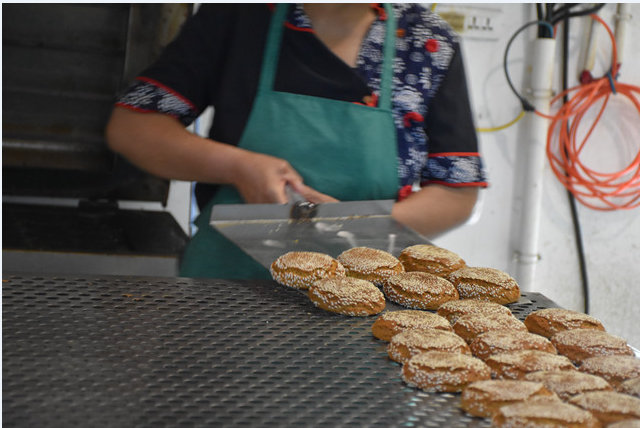 【三下乡】珍藏历史精华 传播传统工艺——经济管理系“大爱志愿”服务队鑫炳记超市导购纪实