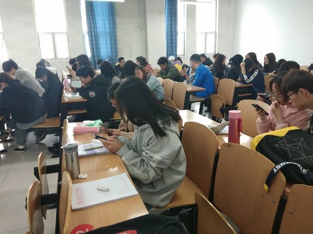 【辅导员说完满】体育竞赛中的战术博弈分析——食品与环境学院2016级辅导员说完满活动