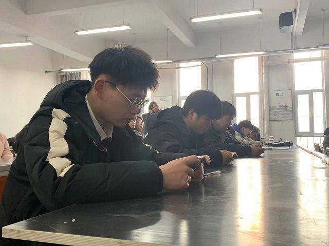 【完满班级】挥舞青春 健康而行——艺术传媒学院视觉传达设计1903班竞技体育观影活动