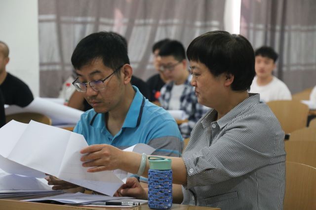 共情陪伴 为爱同行——智能工程学院服务队助力毕业生答辩