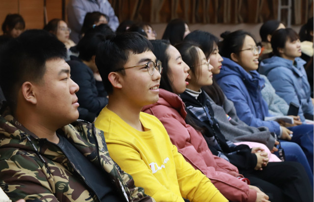 巧舌妙语连珠 演说展露锋芒 ——经济与管理学院开展第一届“明德惟馨,责有攸归”超级演说家大赛