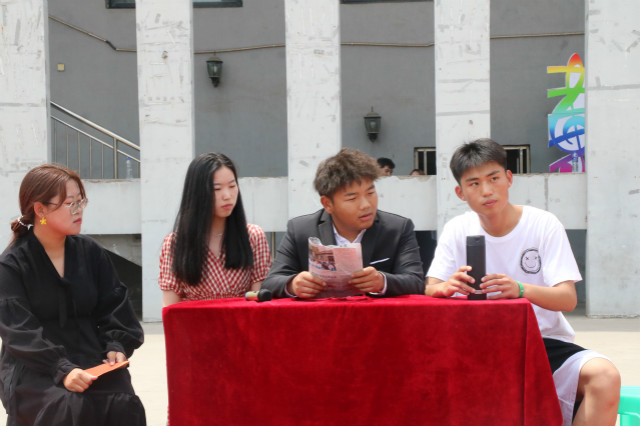 【戏剧节】 家是最小国 奋进为国家——第九届“魅夜乌马河”校园戏剧节之舞台剧《奋进》