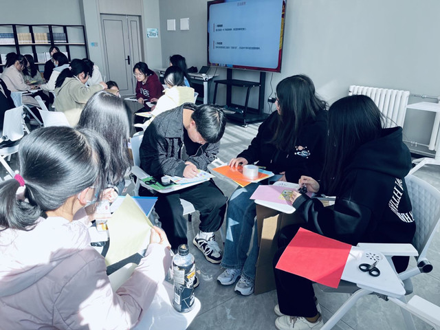 【完满团支部】三月春风处处留 雷锋精神心中留————商务英语学院英语2103班完满团支部活动