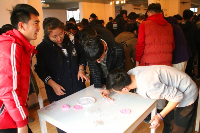 【1+1>2】领略石膏雕塑艺术 引导学生在实践中学习专业知识——智多星领航工程之石膏雕塑系列活动圆满落幕