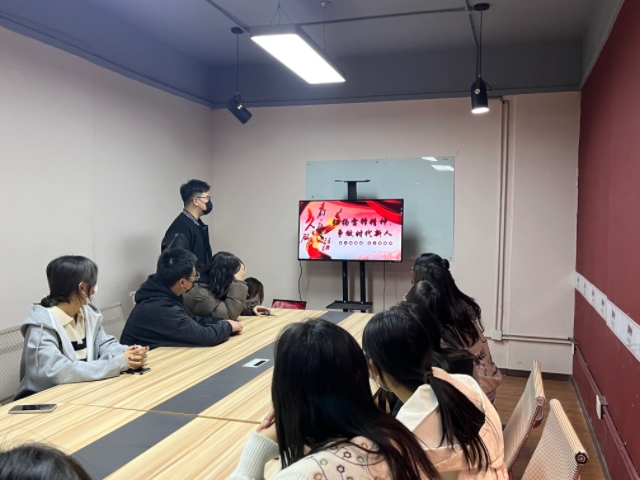 【完满团支部】弘扬雷锋精神 争做时代新人——商务英语学院商务英语2201班完满团支部活动