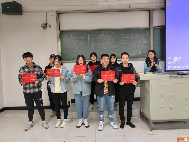 “枫”落信院 “缘”聚社团——89家学生社团相继召开社团见面会