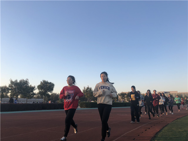 【完满班级】同拼搏 共青春——淬炼商学院十月完满班级主题活动（七十三）