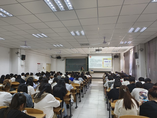 【辅导员说完满】天生我材必有用 遇见更好的自己——经济与管理学院2022级辅导员说完满活动