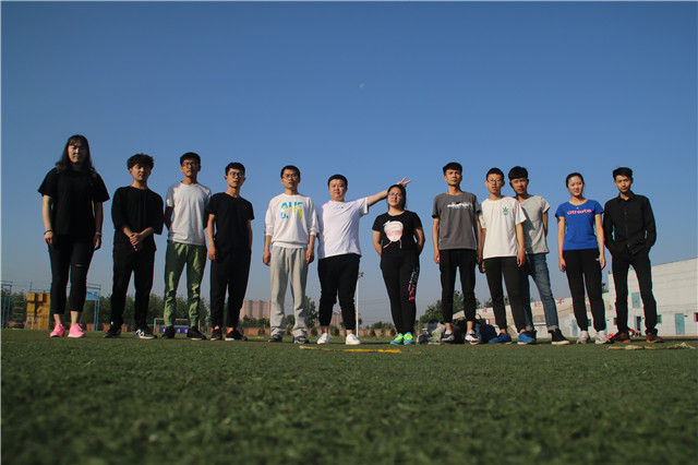 “与朝阳一同升起的机电系” 机电系主席团21天晨起计划