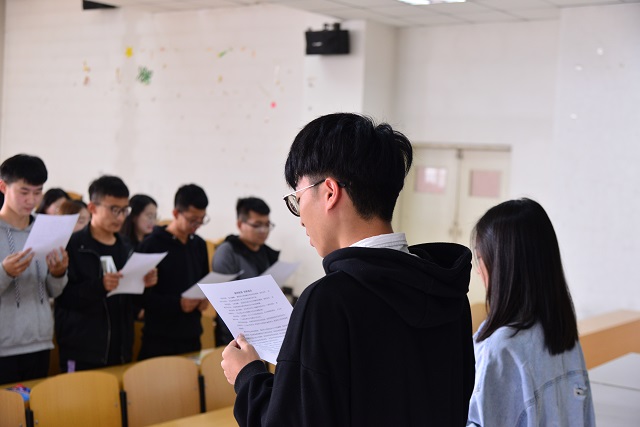 【完满班级】尝聆青年之声 歌赞祖国伟盛——大数据学院、信息工程学院计科1703班举办完满班级活动