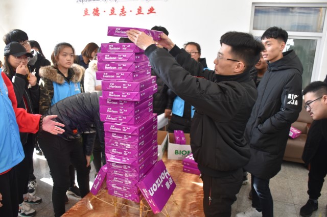 “筷”出巧艺 “桥”夺天工 ——信息工程系举办第四届“筷子搭桥”创意承重比赛