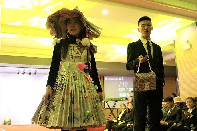 “fashion show”废材为料创意时装展:以废材为料 让创意生成