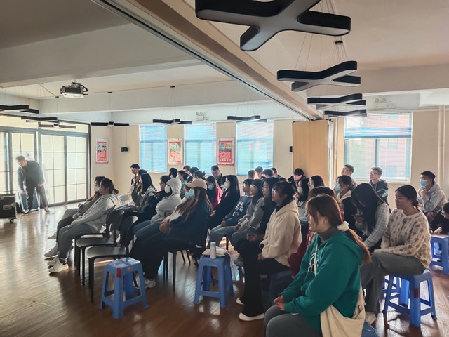 【完满班级】逆行天使 铭记于心——淬炼·国际商学院行管2103班完满班级活动