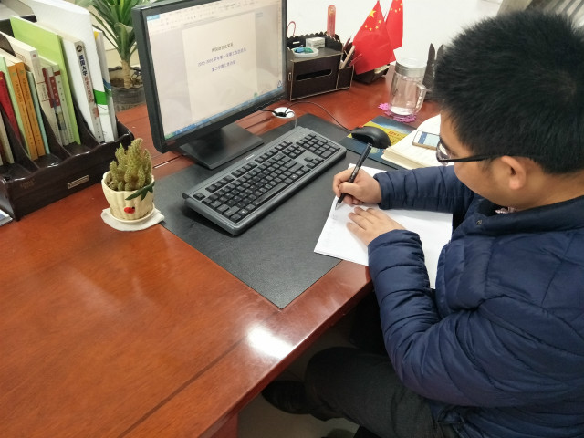 外语系组织“信院情·完满路”主题寄语活动