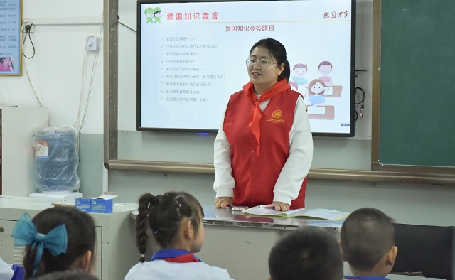重温红色精神 体验语言魅力——乡村小学“金话筒”红色宣讲员