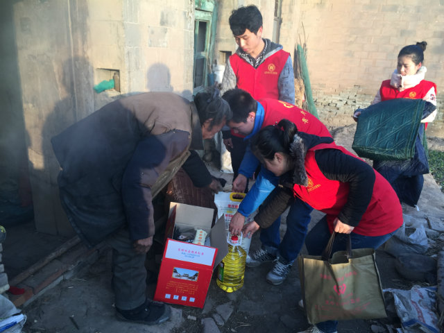 12000元“新年温暖大礼包”温暖太谷乡村