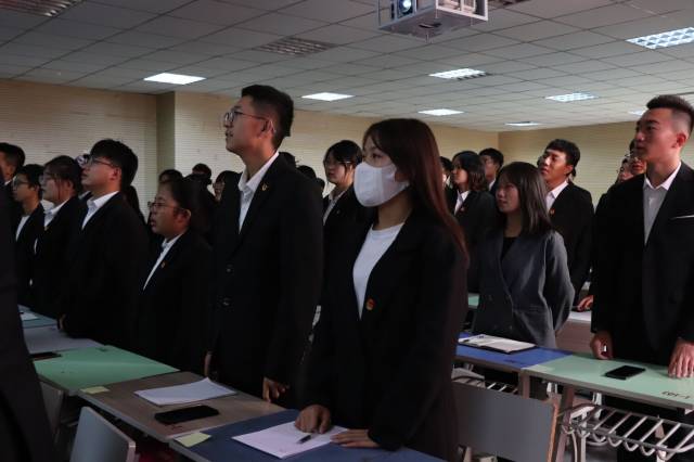 长风破浪会有时 直挂云帆济沧海——经济与管理学院开展“锐士营”成长计划知行班开班仪式