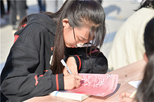 【感恩传承月】今日 2000封承载着爱的家书从信院发出