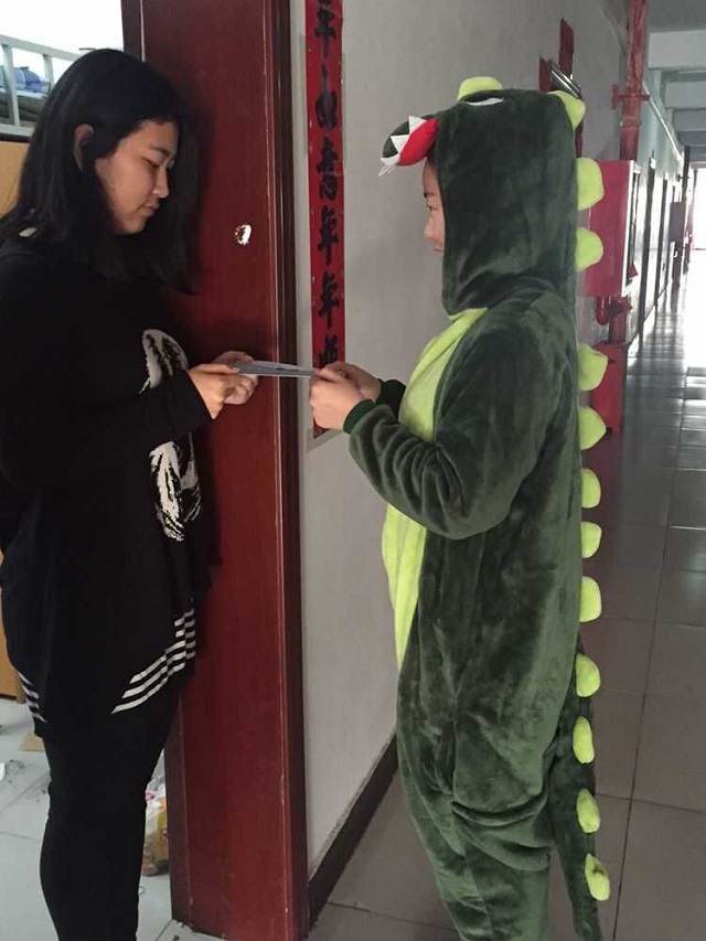 环科系举办第二届“我是丘比特”传递爱意活动