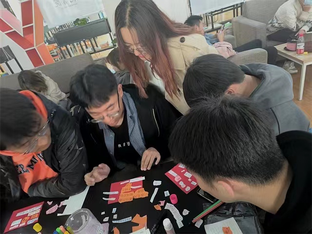 拼贴诗!让生活的边角料化为诗歌——智能工程学院、创意写作学院第一届拼贴诗大赛