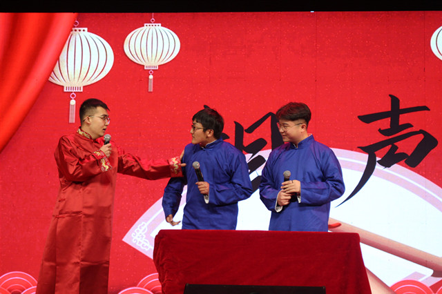 缤纷多彩元旦晚会:愿信院学子只争朝夕 不负韶华