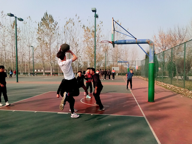 【完满班级】凝聚团队力量  共展青春风采 ——网工1801班举办“友谊篮球 和谐共处”活动