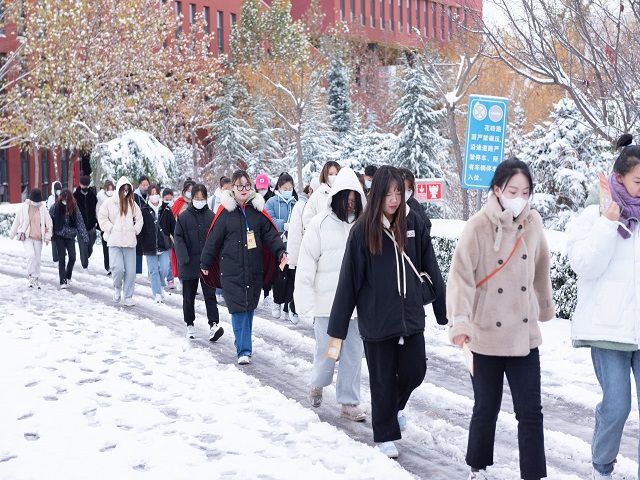 萤萤星火 汇聚志愿海洋——2021年晋中信息学院艺术传媒学院善行100活动