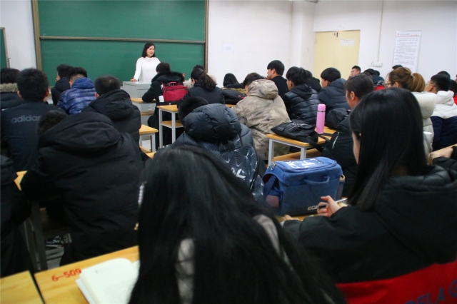 总结过往 期望未来——智能工程学院燕晶老师举行18级班委总结会议