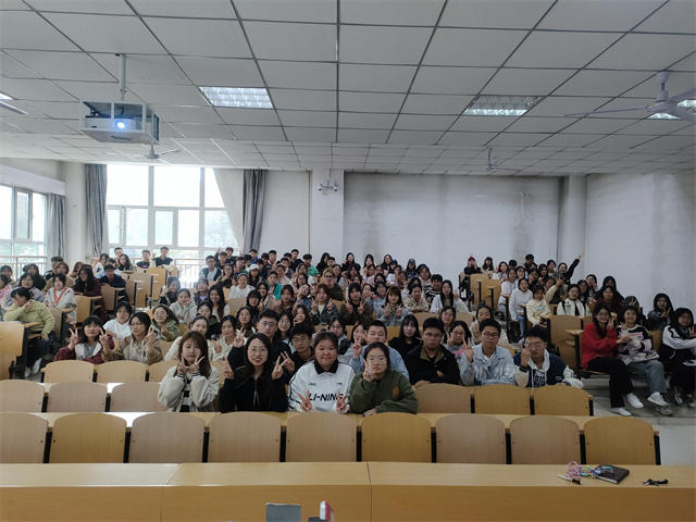 【辅导员说完满】展礼仪风采 做高素质学生——淬炼·国际商学院2023级辅导员说完满活动