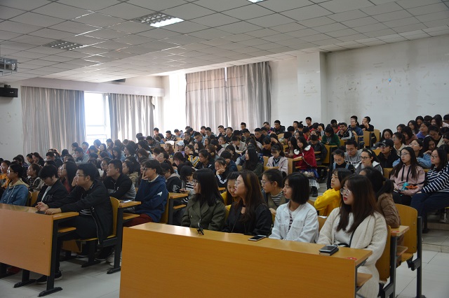 【辅导员说完满】今又重阳 共递温情暖意——食品与环境学院2016级辅导员说完满