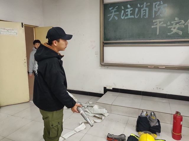 食品与环境学院“关注消防 平安你我”消防安全知识讲座