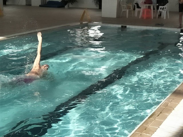 【社团快讯】陆地驰骋 不如水中畅游——飞鱼游泳社举办“热爱生活 放飞自我”游泳交流大会