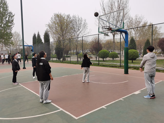 【完满班级】玩趣味 展球范——大数据学院、信息工程学院数字2002班完满班级活动