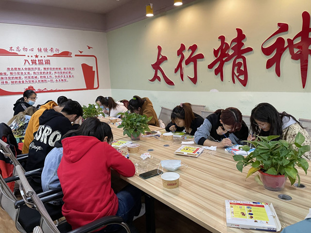 【完满班级】画笔奉献心 谁为行路人——淬炼商学院行管1903班完满班级活动