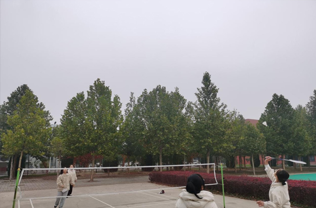 【完满班级】气羽轩昂 我们谁羽争锋——大数据学院计科2103男女双打羽毛球比赛