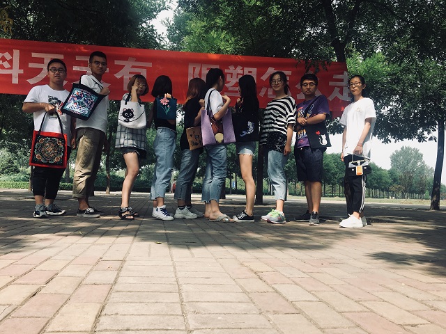 【完满班级】Show Time！环保袋主题秀——艺术传媒学院视觉1603-1604班、服装1601班举办环保袋主题秀活动