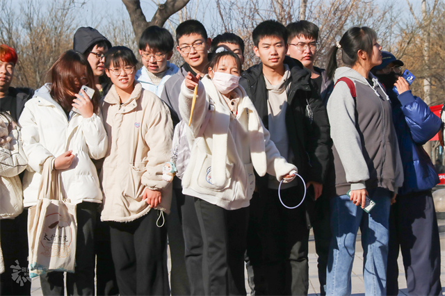 温暖红丝带 让爱拥抱阳光——我校举办“生命至上 终结艾滋 健康平等”世界艾滋病日活动