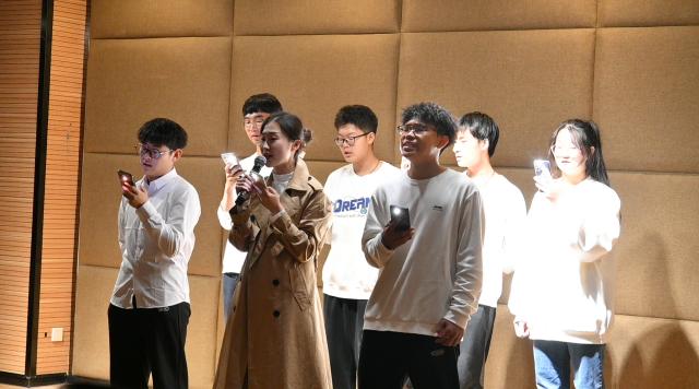 奏响秋日篇章 倾听青春绚烂——2022级荣誉生迎新音乐会