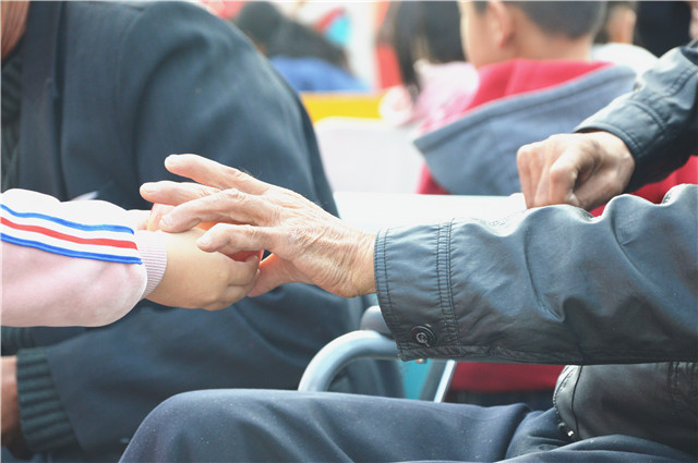 暖心工程第301期：九九重阳敬老情 真情流露暖人心——2017“情系夕阳·盛美霞光”文艺汇演圆满落幕