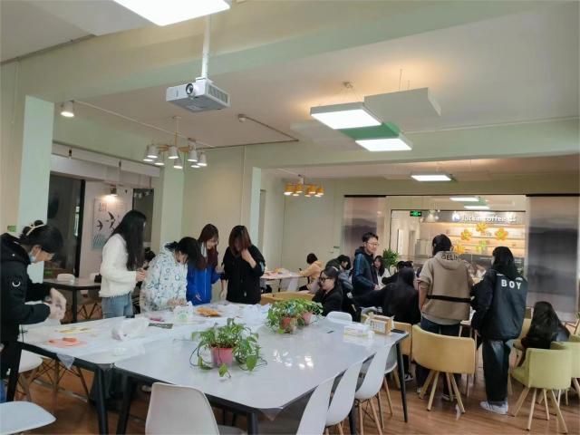 【完满团支部】寿司一卷 烦恼拜拜——食品与环境学院食品2101班完满团支部活动