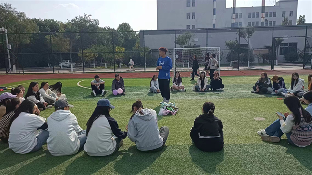 万家团圆迎中秋 四海欢腾庆国庆——商务英语学院十月完满团支部活动集锦