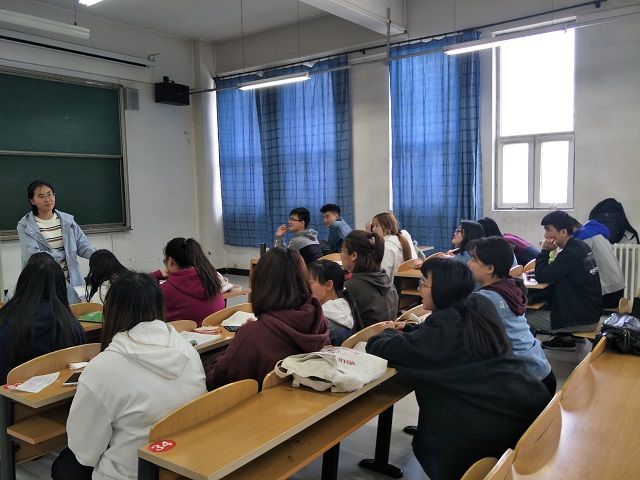 【完满班级】提高维权意识 增强消费安全——食品与环境学院食品1701班普法知识宣传讲座