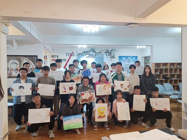 以手绘心 传情达意——智能工程学院、箕城书院“以笔为引 探寻浮华”艺术疗愈活动顺利举办