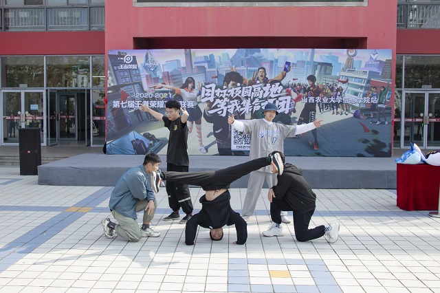 【社团巡礼节】“空投”礼包从天而落 “荣耀”之战随即打响
