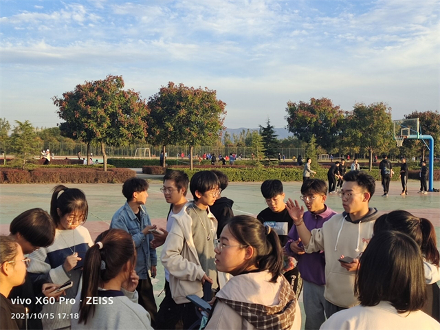 【完满班级】体育健康伴我行 你投我扔——大数据学院、信息工程学院数字2102班完满班级活动