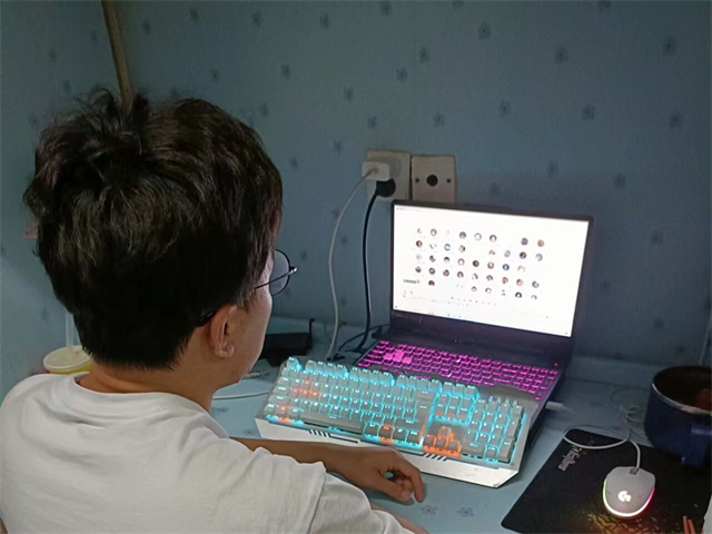 【辅导员说完满】完满十年 共话完满——大数据、信息工程学院21级辅导员说完满