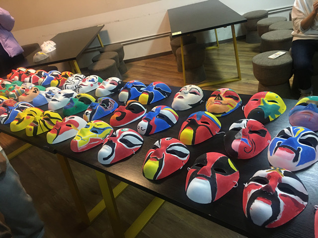 【完满班级】谱画脸谱 俯承国粹 让蓬勃青春与家国情怀共振——淬炼·国际商学院财务2103班完满班级活动