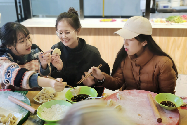 【完满班级】追忆红色经典 体味文化乐趣——经济与管理学院十二月完满班级纪实(五)